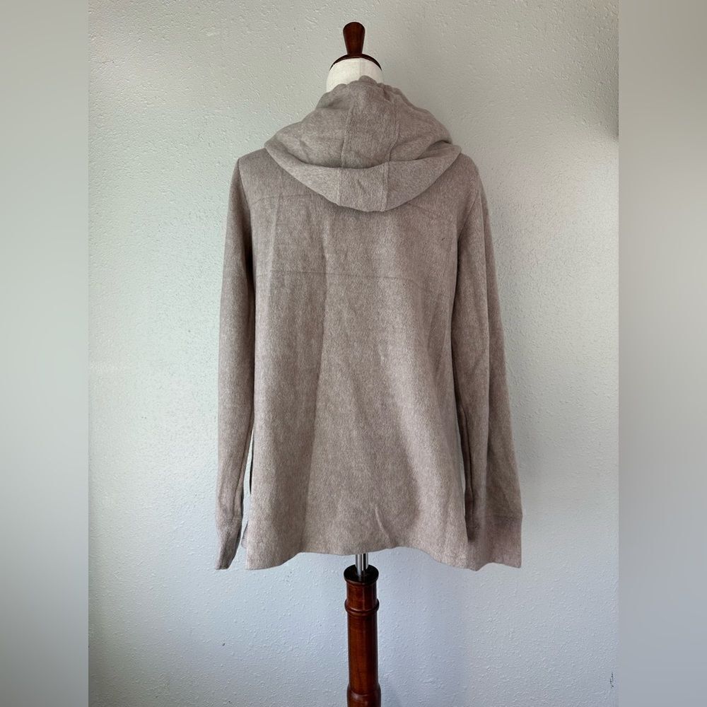NWT Hem & Thread Women’s Sweatshirt - Picture 5 of 6